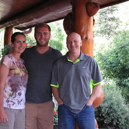 Hitching Post Resort Kelowna Zewnętrze zdjęcie