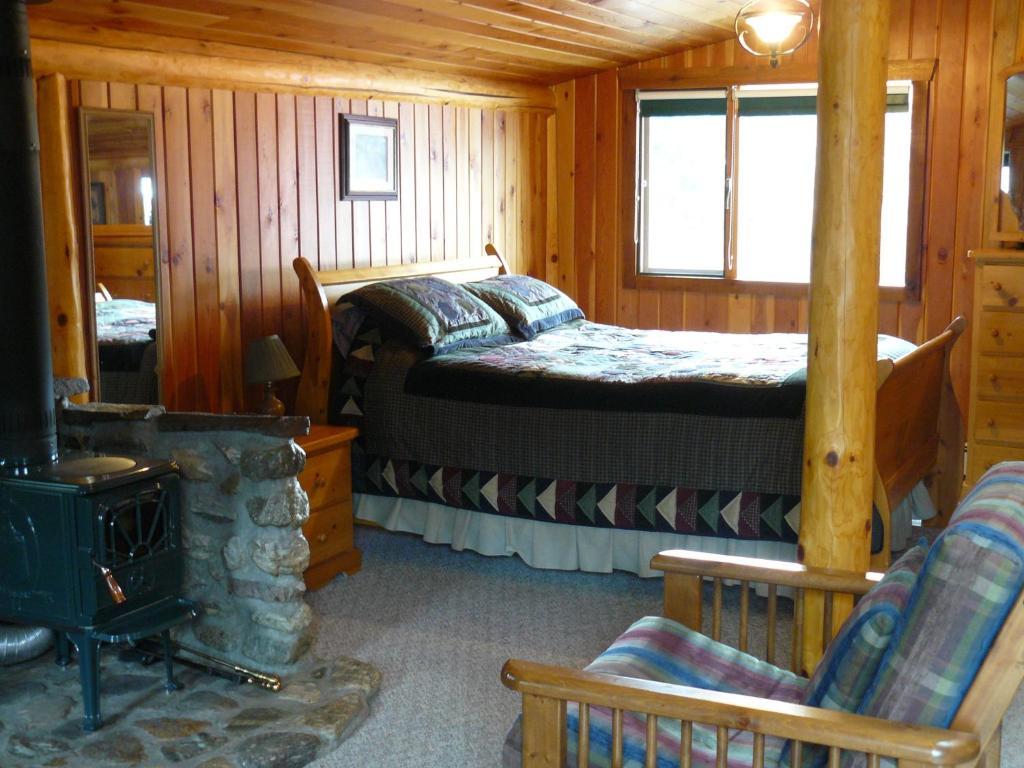Hitching Post Resort Kelowna Pokój zdjęcie