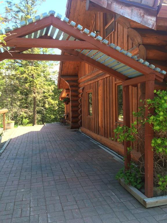 Hitching Post Resort Kelowna Zewnętrze zdjęcie
