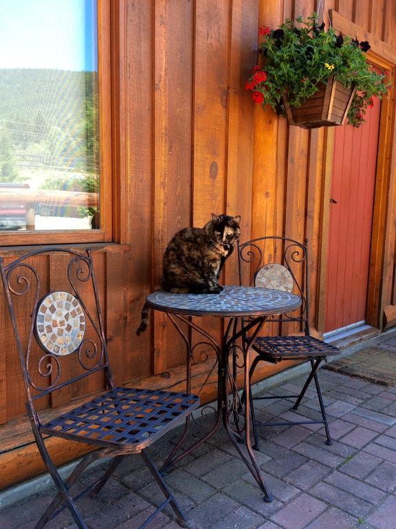 Hitching Post Resort Kelowna Zewnętrze zdjęcie
