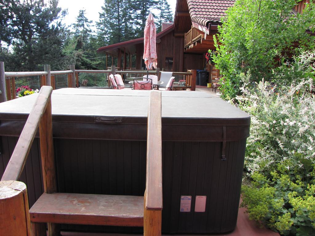Hitching Post Resort Kelowna Zewnętrze zdjęcie