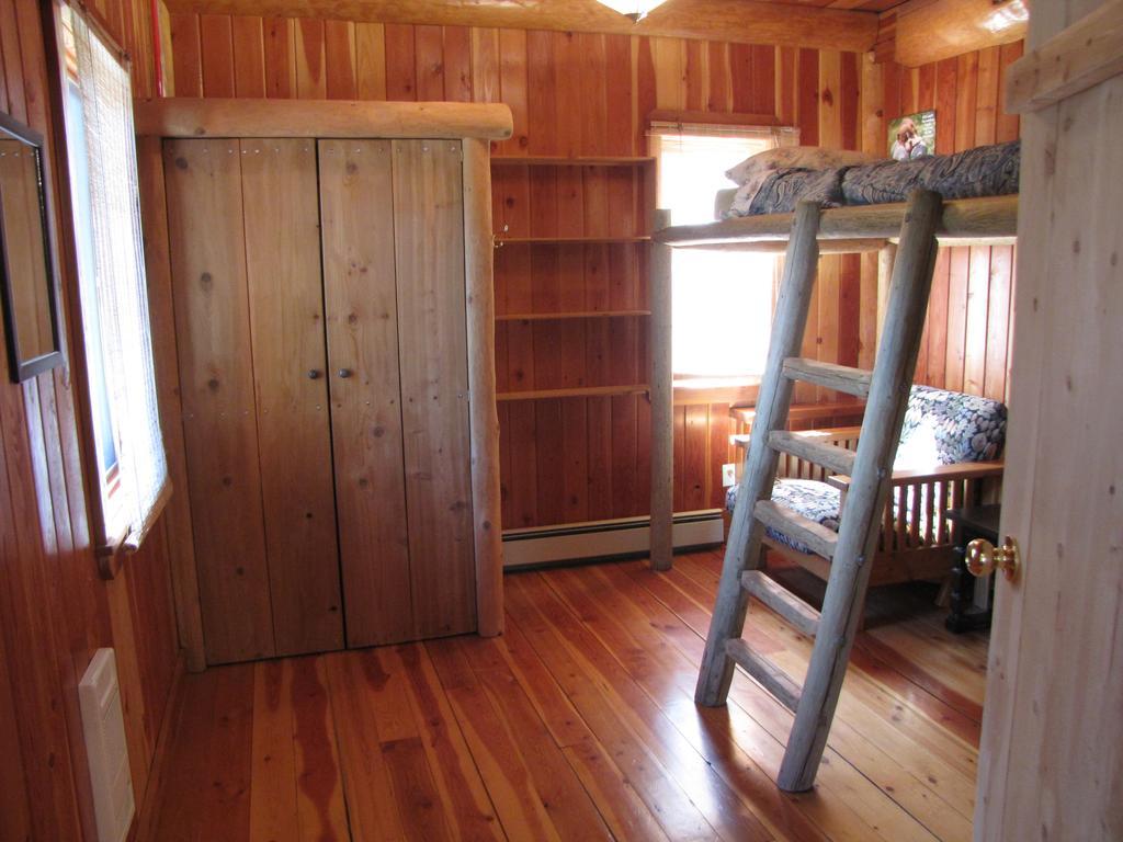 Hitching Post Resort Kelowna Zewnętrze zdjęcie