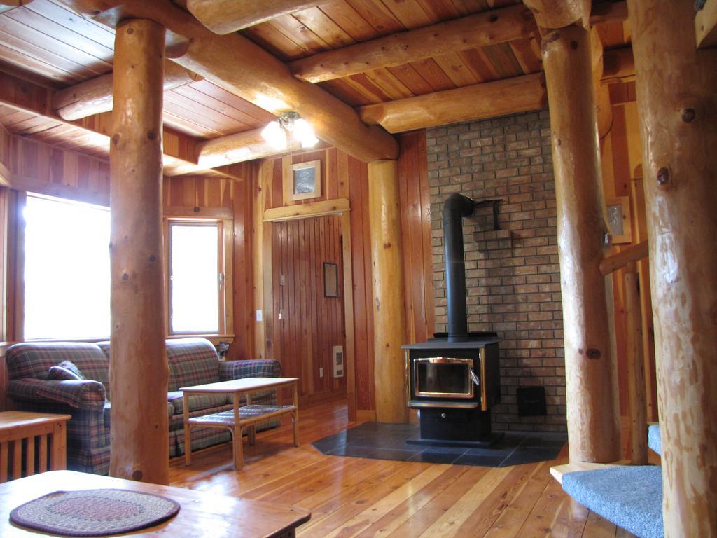 Hitching Post Resort Kelowna Zewnętrze zdjęcie