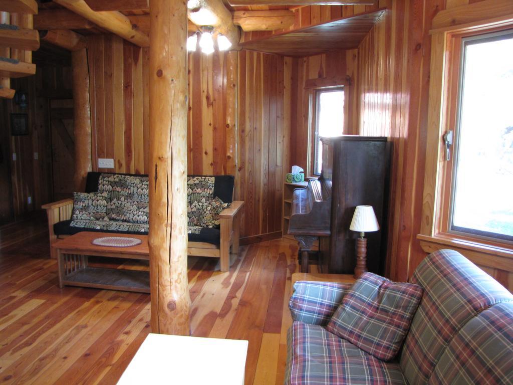 Hitching Post Resort Kelowna Zewnętrze zdjęcie