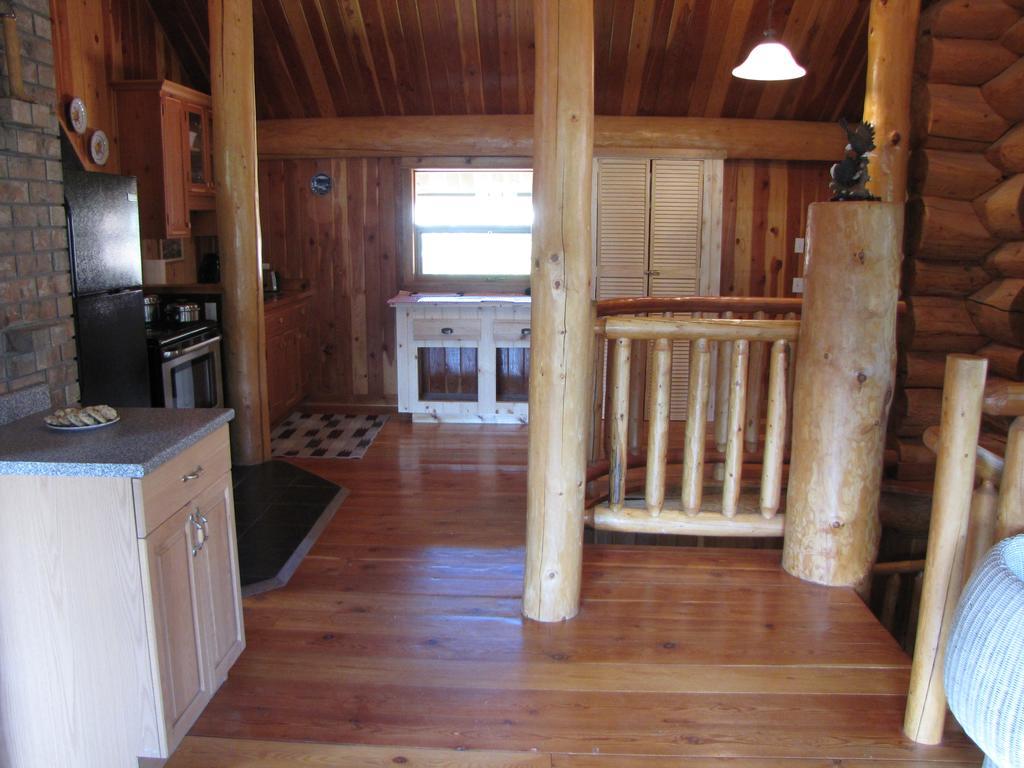 Hitching Post Resort Kelowna Zewnętrze zdjęcie