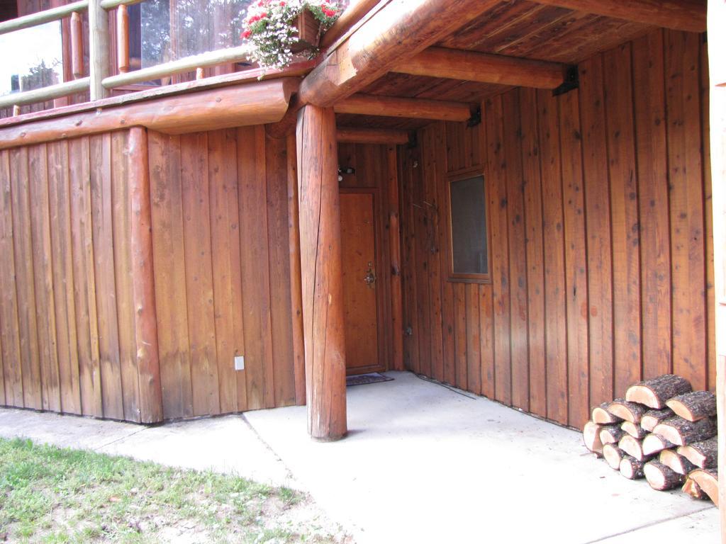 Hitching Post Resort Kelowna Zewnętrze zdjęcie