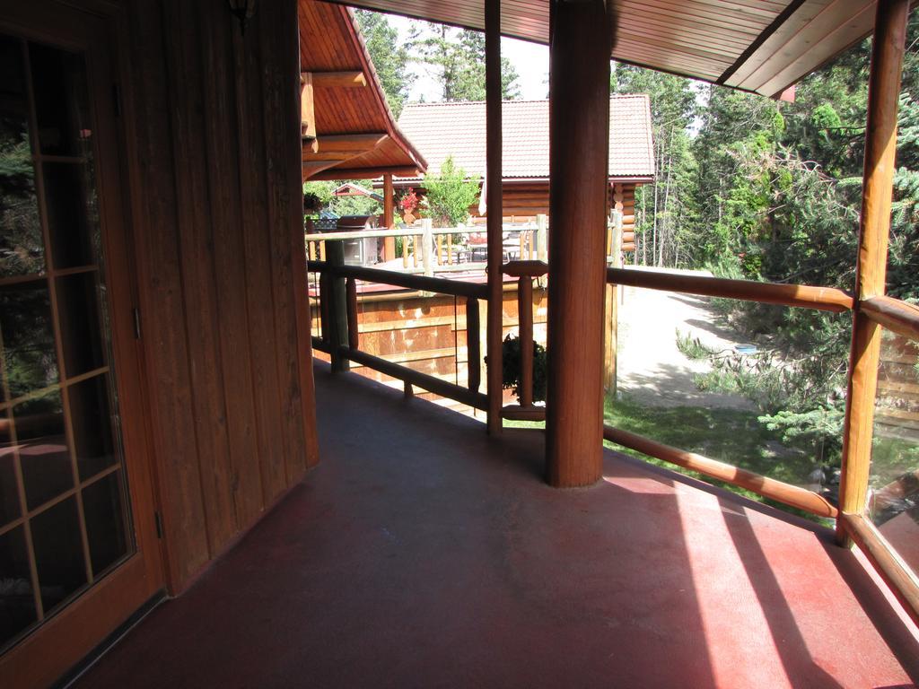 Hitching Post Resort Kelowna Zewnętrze zdjęcie